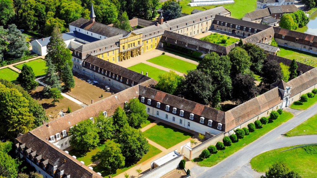 Vue aérienne de l'abbaye de Sept-Fons